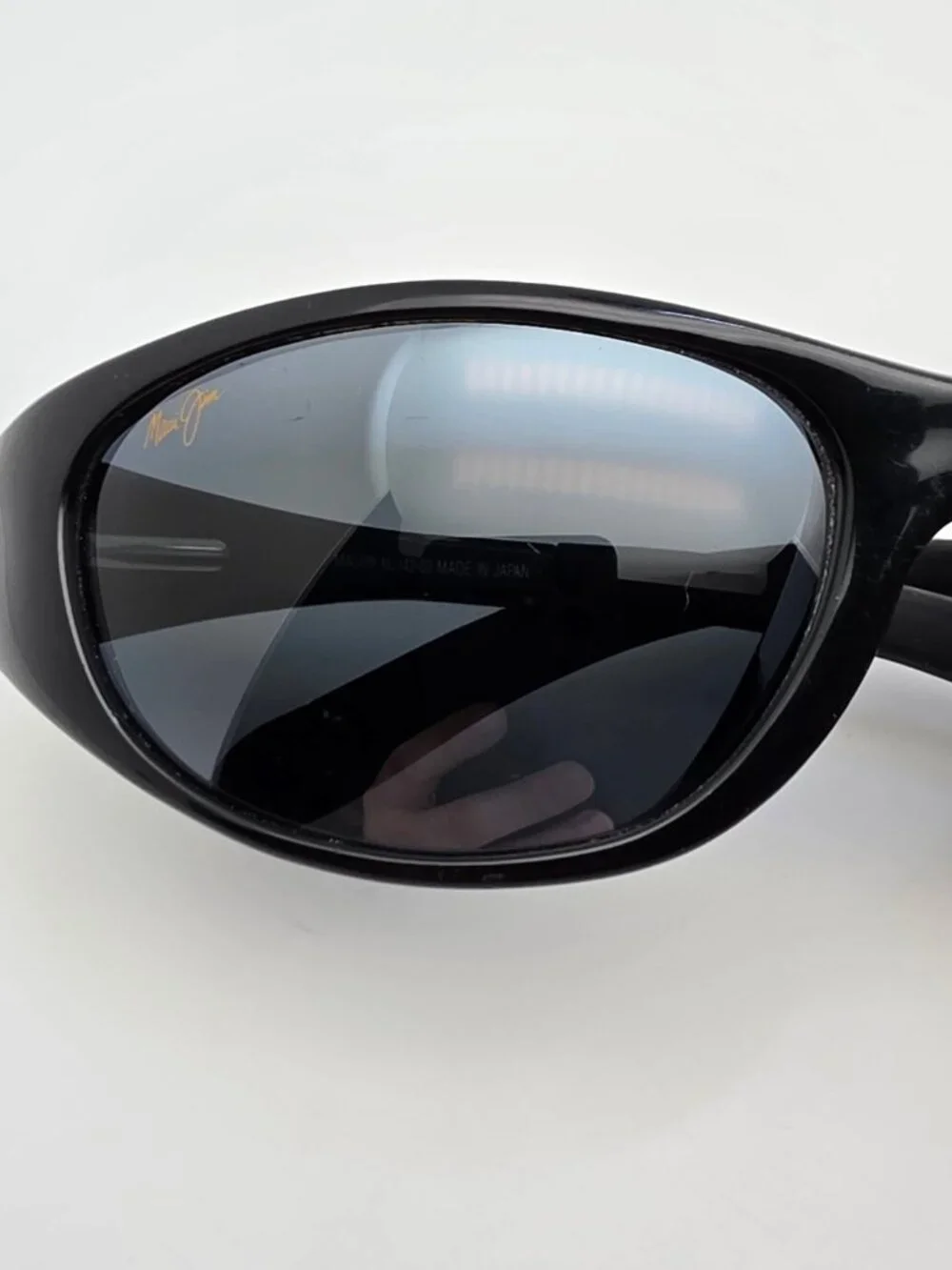 Maui Jim MJ142-02 Volcano Black Frame Polarized Grey Glass Lens Sunglasses Japan